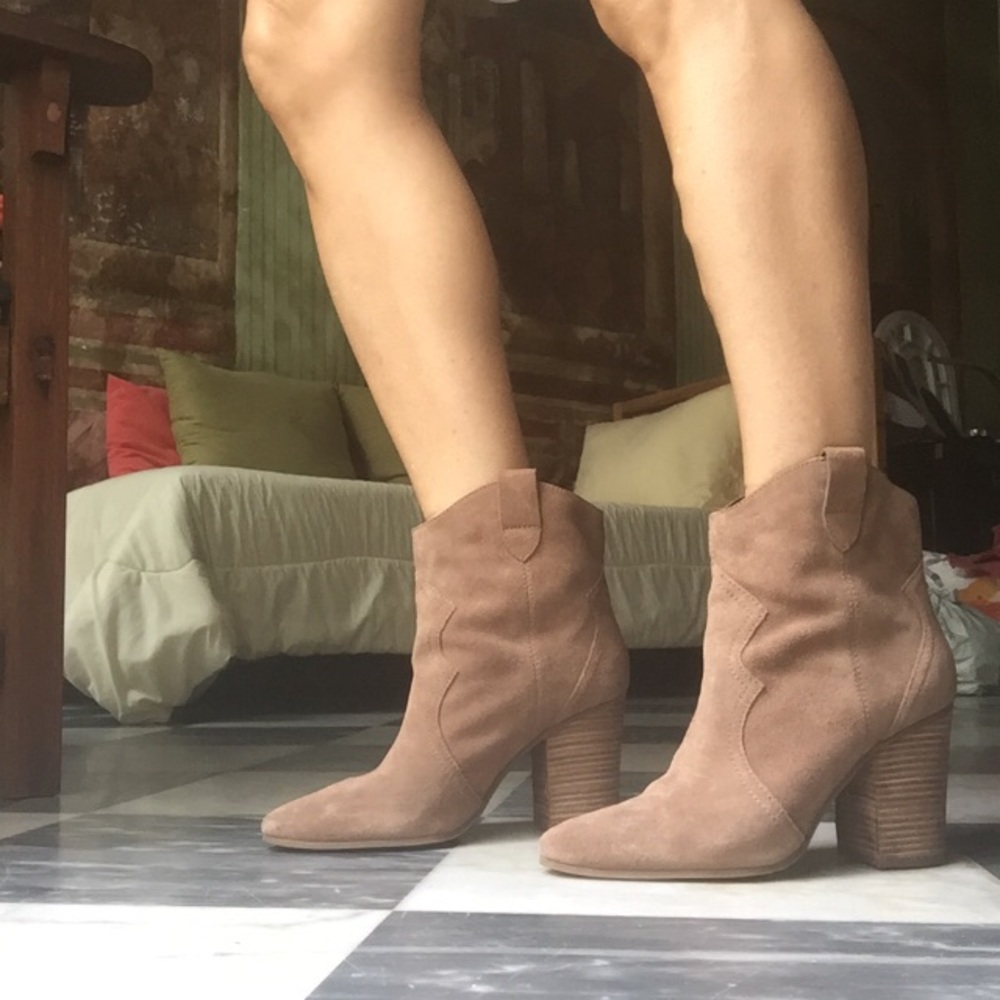 Aerosol tan leather ankle boots